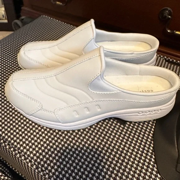 Easy Spirit Women's Leather Mules in White Style Name “Tour Guide” - Picture 3 of 5